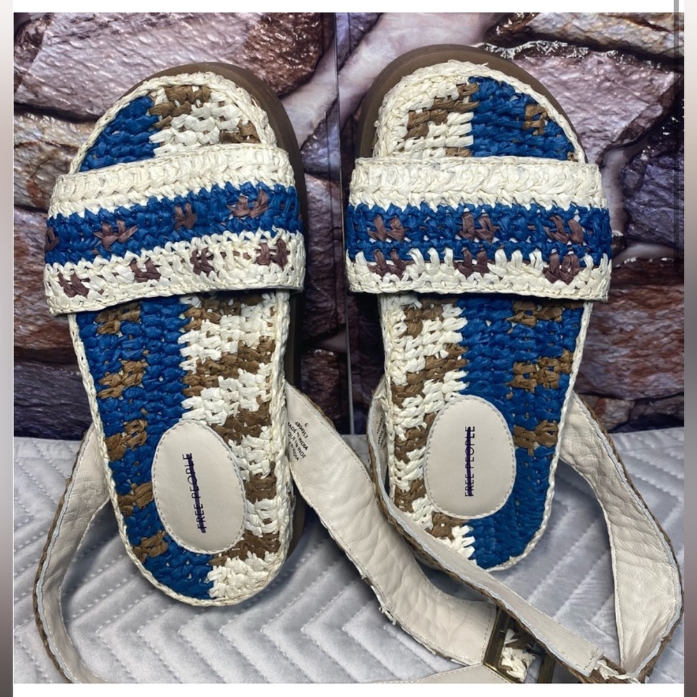 Free People Roma Raffia Platform Blue and Cream Sandals - Picture 6 of 10